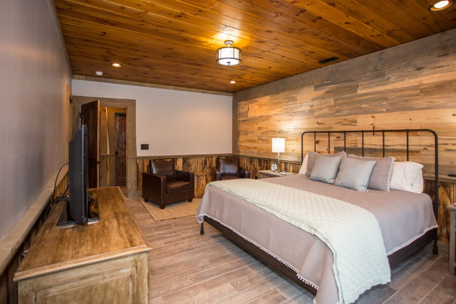 Brand new Craftsman style unique home in Blue Ridge, GA vacation rental.