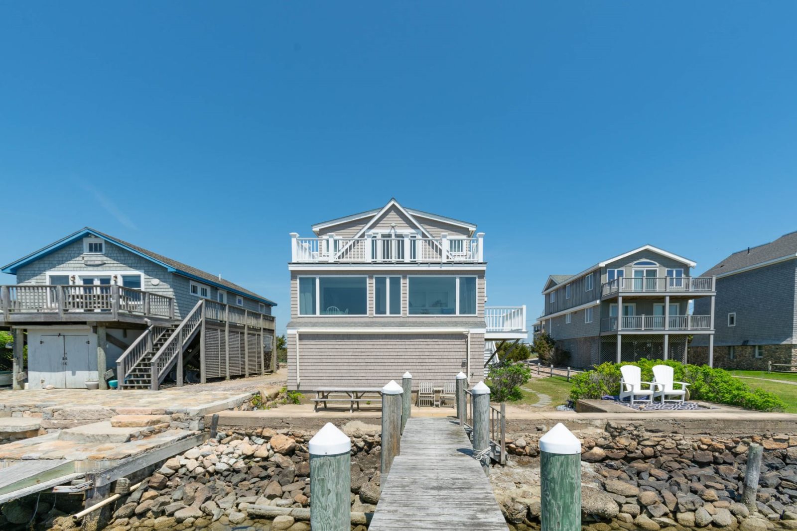 894 Beach Rd All Photos
