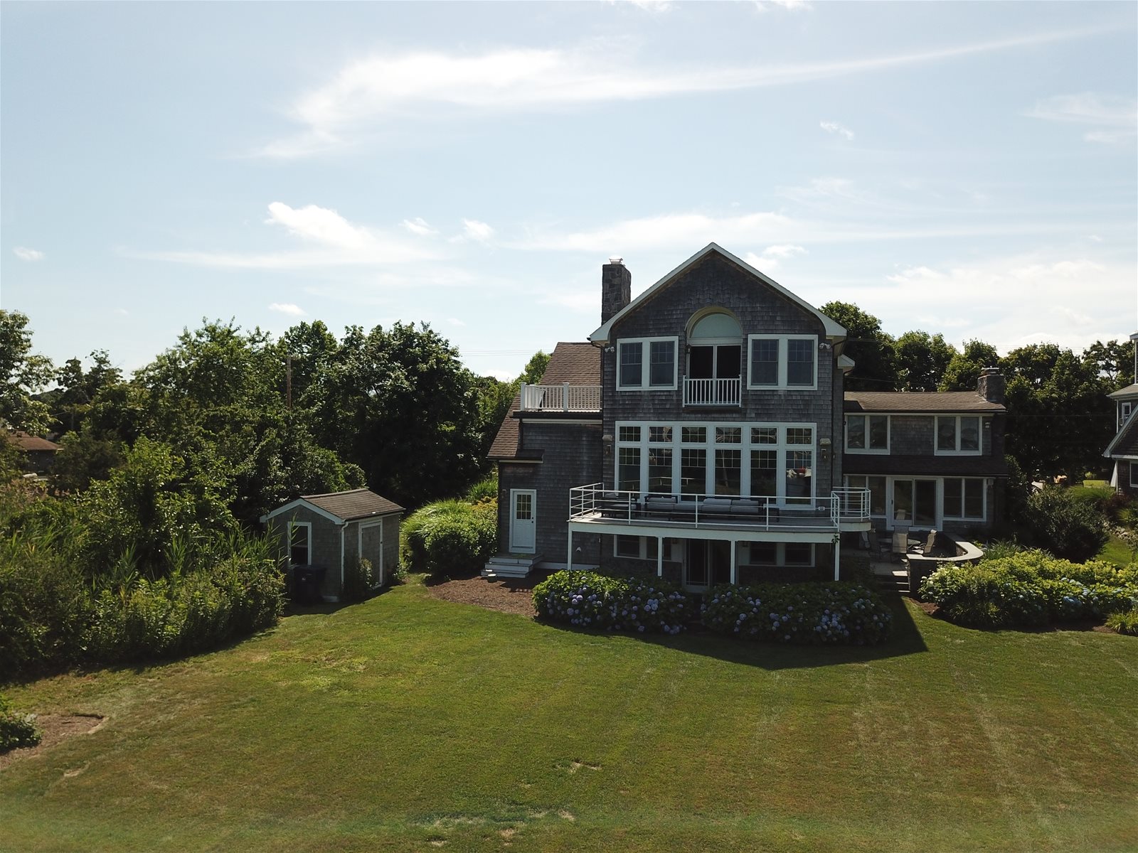 4 full / 1 half bathrooms