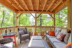 Screened in porch