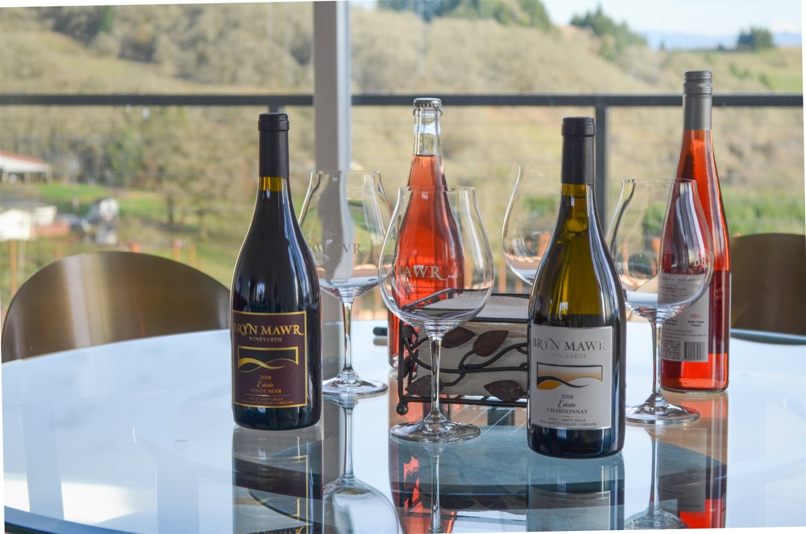 A perfectly paired experience, this ideabox designed vacation home on the Bryn Mawr Vineyard is