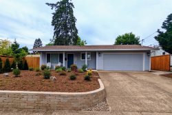 Holiday House: A Charming Home In Historic McMinnville For Your Family's Holiday