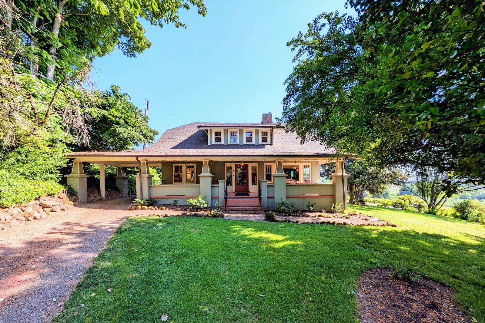 Chehalem House vacation rental, Newberg Oregon.