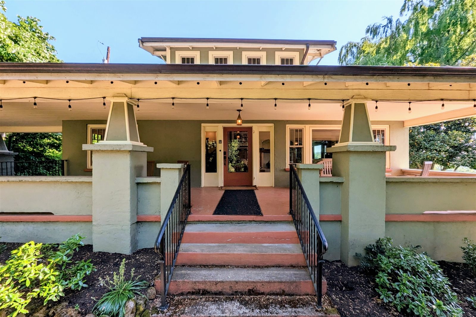 Chehalem House vacation rental, Newberg Oregon.