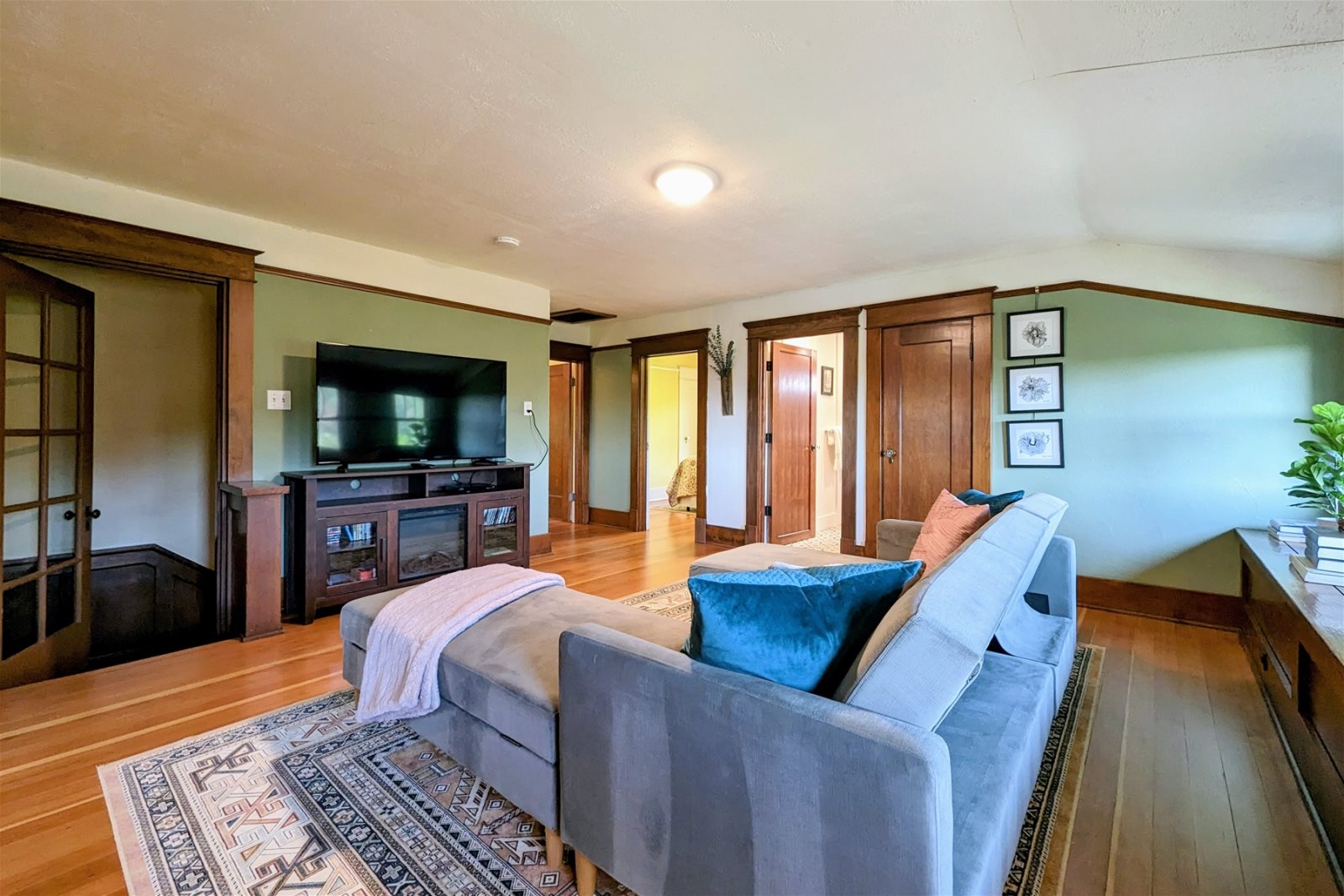 Chehalem House vacation rental, Newberg Oregon.