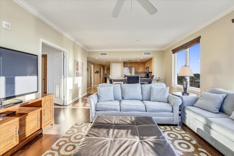 Grandview East Beachfront Condo For Rent With Private Balcony