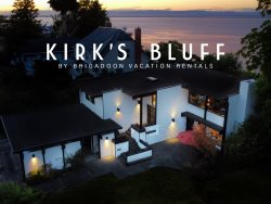 Kirks Bluff: Water Views & Family Friendly!