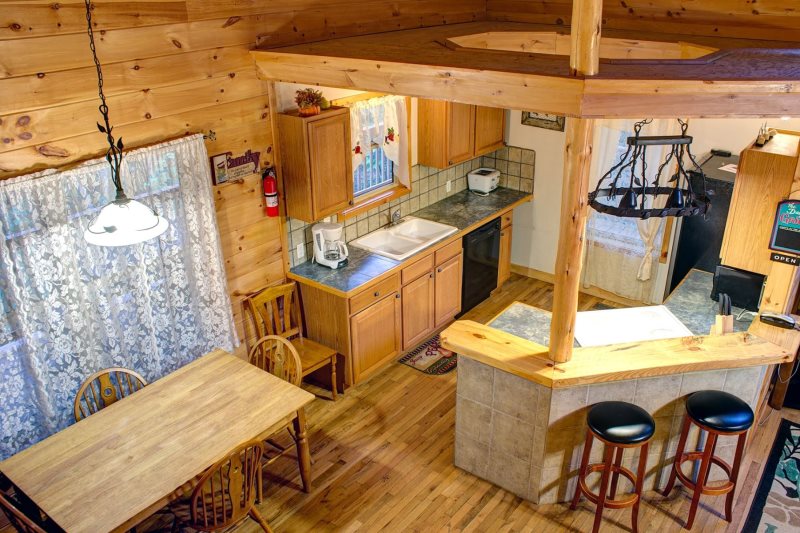 Deluxe Family Cabin 5 Br 3 Ba Tall Ceilings Hot Tub Game Room Pet Friendly Helen Ga