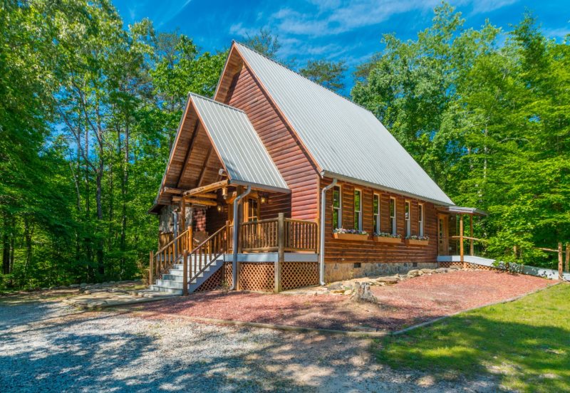 Secluded 1 Bedroom Cabin Romantic Cabin Indoor Jacuzzi Tub