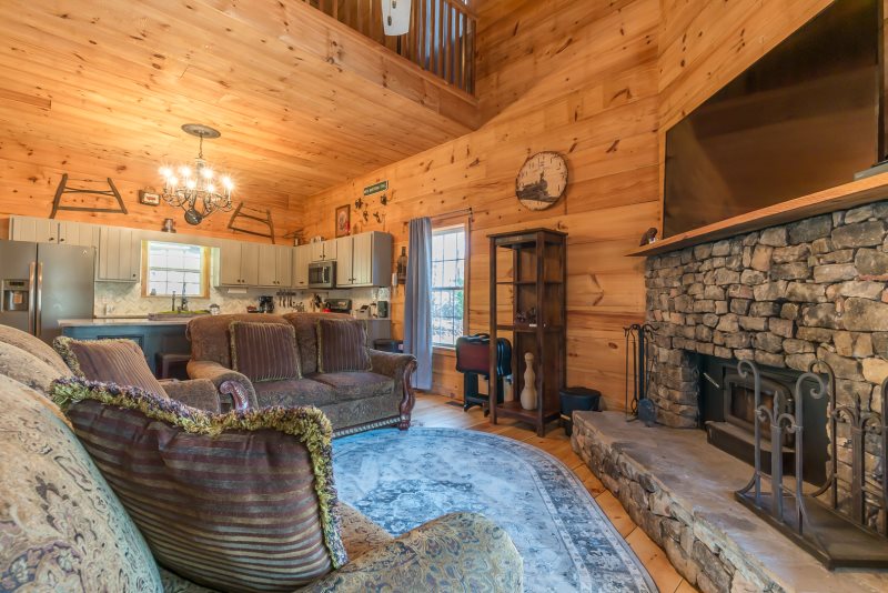 2br 2ba Mountain Escape Cabin Hot Tub Pool Table Jetted Tub