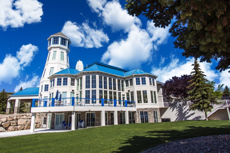 Sunrise Resort At Bear Lake Ut Sleeps Up To 85 People In Beds Plus Access To Shared Pool Hot Tub Tennis Courts