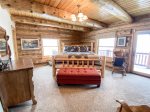 Master Bedroom - King Bed, En Suite