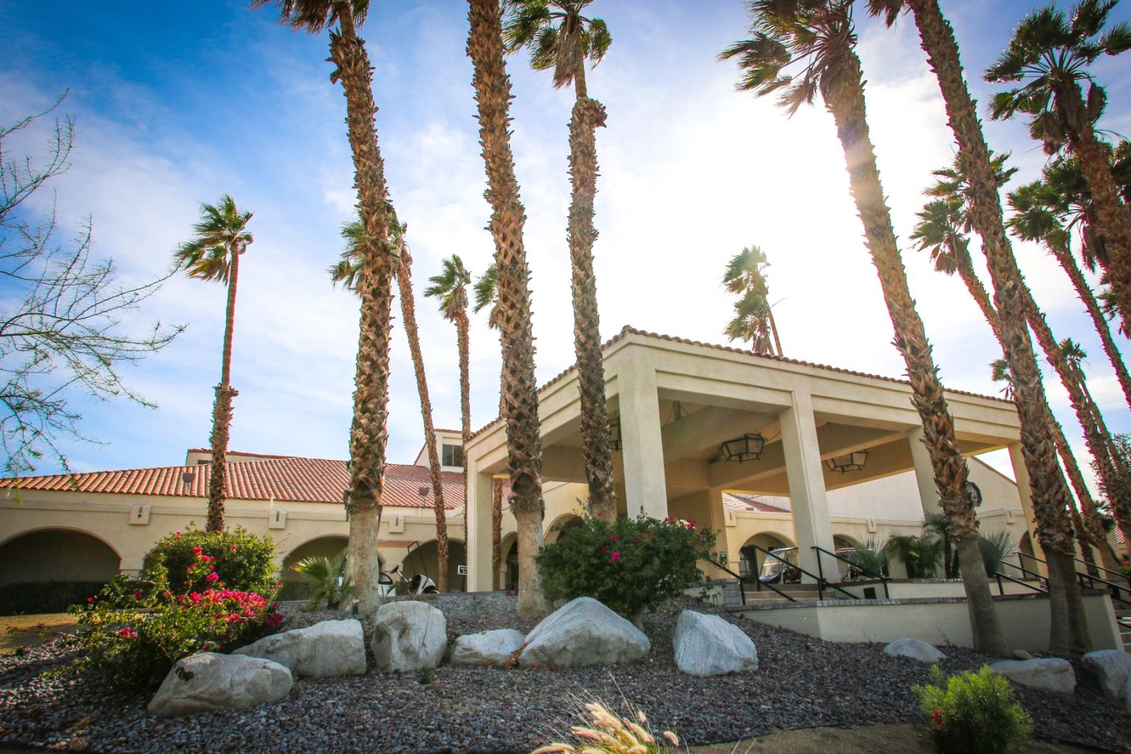 Palm Desert Golf Course Condo for rent Modern Real Estate Shop Vacation