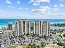 2 BR at Ariel Dunes, Steps from the Ocean/Pools