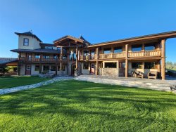 Escape To Hardrock Ranch In Republic, WA! Gorgeous Lodge With Sweeping Lake & Mountain Views