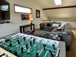 Sometimes you just need an Altitude Adjustment! this condo is close to the golf course and less than 15 minutes to ski, WiFi, dog friendly, hot tub