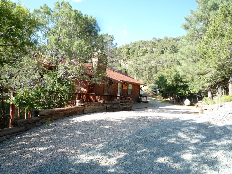 Hummingbird Hideaway Cabin