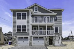 PHIL103 - Just Built & now avail for Summer weekly! 6BR 4.5 ba sleeps 14