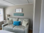 sunroom with sleep-sofa