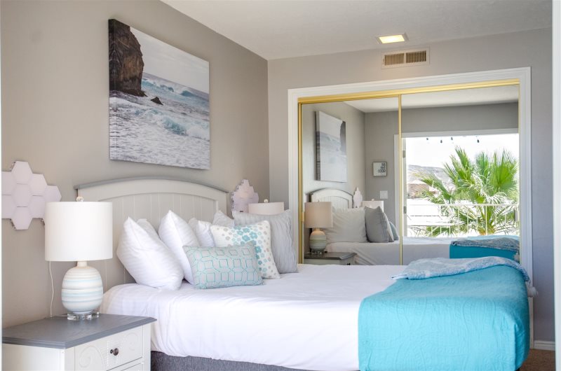 Las Palmas Green Valley 2nd Floor 1 Bed 1 Bath Condo Pool