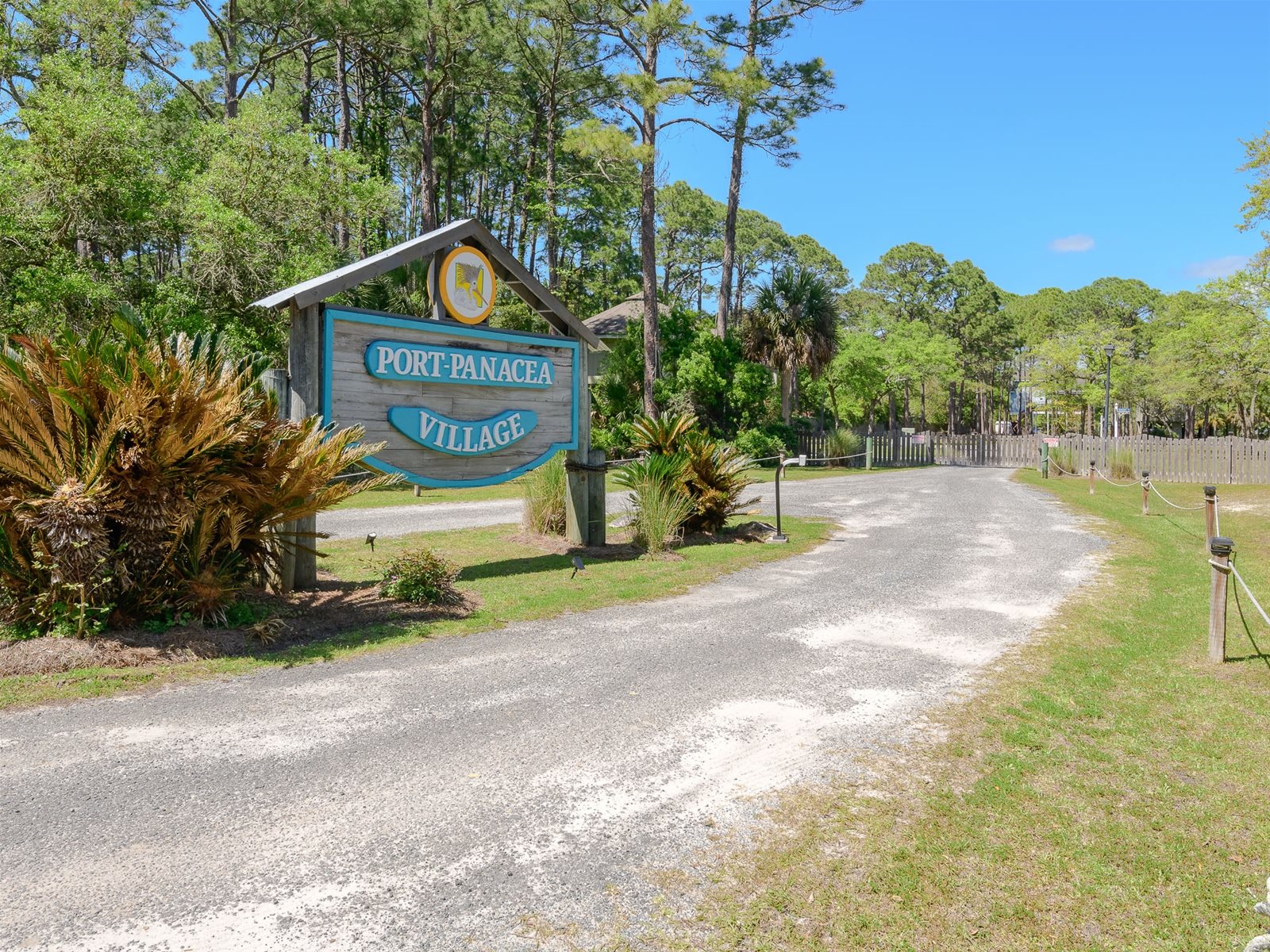 Vacation Waterfront and Pool Homes, Ochlockonee Bay Realty
