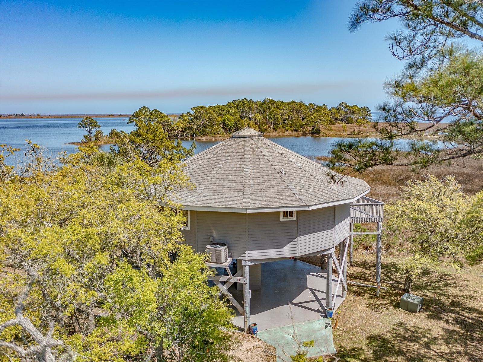 Vacation Waterfront and Pool Homes, Ochlockonee Bay Realty