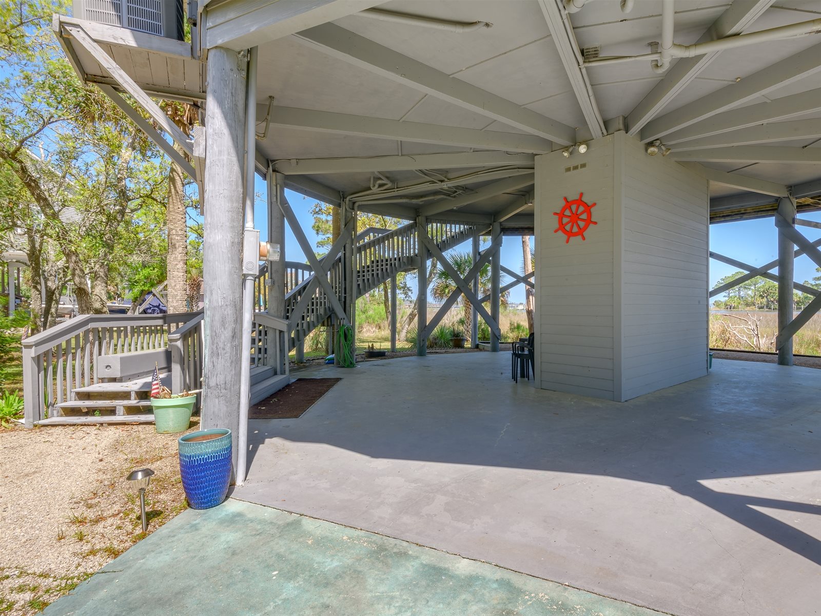 Vacation Waterfront and Pool Homes, Ochlockonee Bay Realty