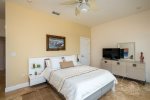 Guest Bedroom 4, Queen