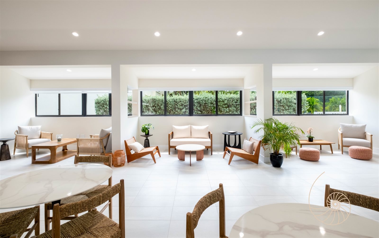 Executive Bay Club U2