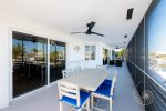 Screened Patio, Dining Table for 6 