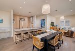 Kitchen & Dining 