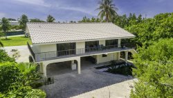 Tropical Getaway 3 beds/2 bath Located in Sombrero Beach area Cabana Club Included and Ping Pong Table too!