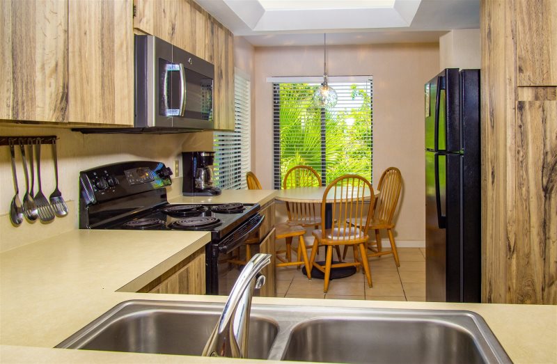 We Offer 24 7 Online Booking Opportunities Of Waterfront Luxury Homes To Quaint Keys Cottages In The Florida Keys Browse Photos And Amenities For All Your Florida Keys Vacation Needs