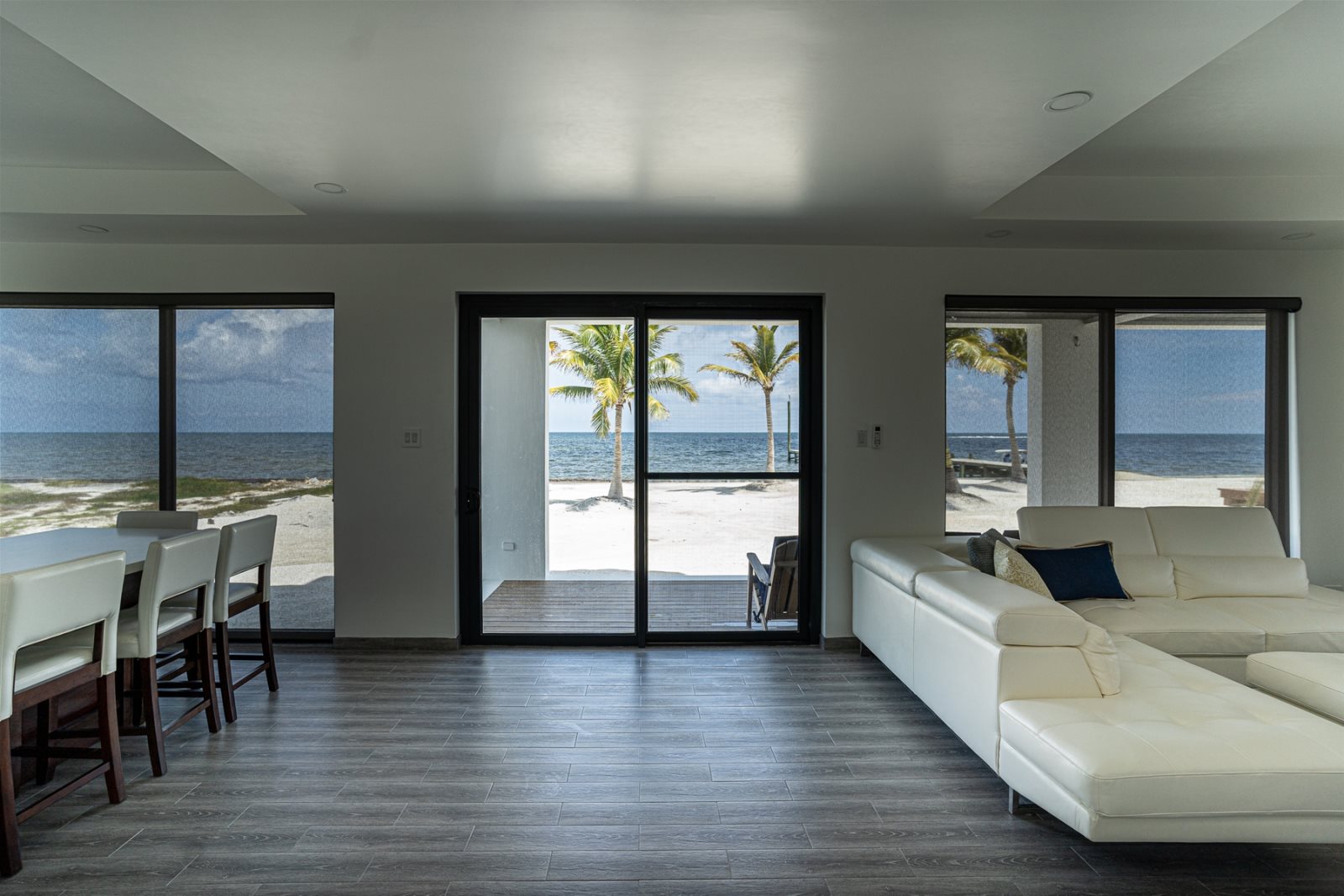 Blu Zen Sea Front Residence, 1st floor, Caye Caulker, Belize