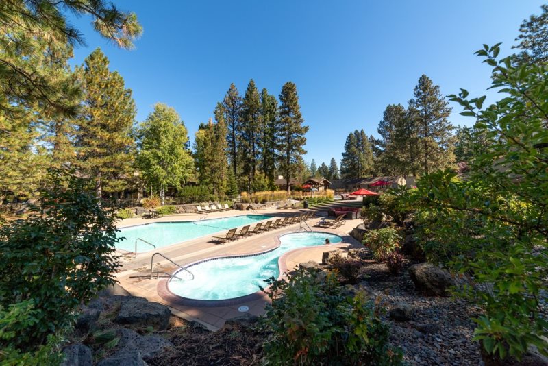 Zen Retreat Just Around Bend Vacation Rentals