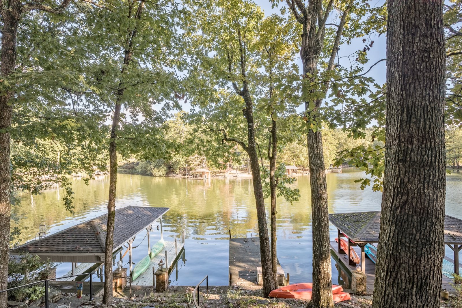 A nicely decorated and furnished vacation rental town home on Lake