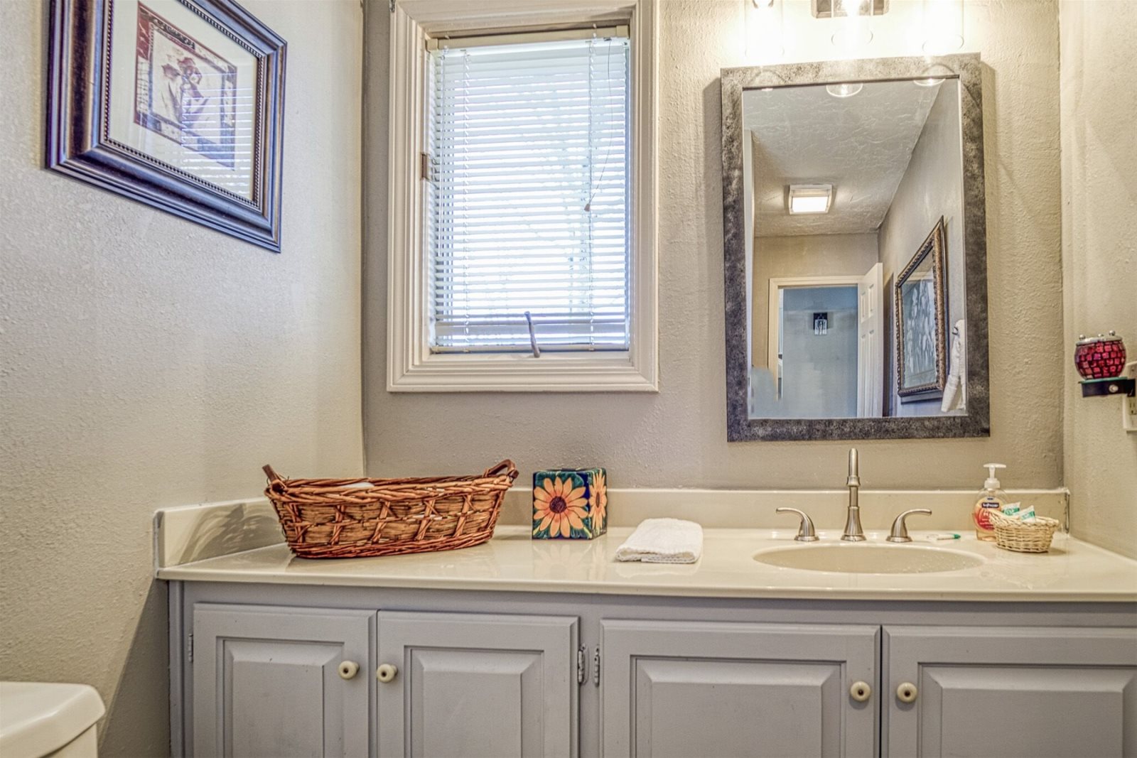 A spacious home on Lake Pineda. The entry level has a modern kitchen ...