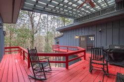 11 Ona Lane - One level home with carport near shopping, restaurants, Lake DeSoto, DeSoto Golf Course, walking trails and Family recreation area in Hot Springs Village Golf and Lake Resort