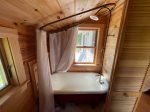 Guest Cottage bathroom