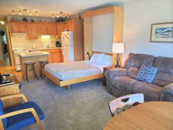 125PR (125&125C): Pet Friendly One Bedroom Ocean View Condominium (First Floor)