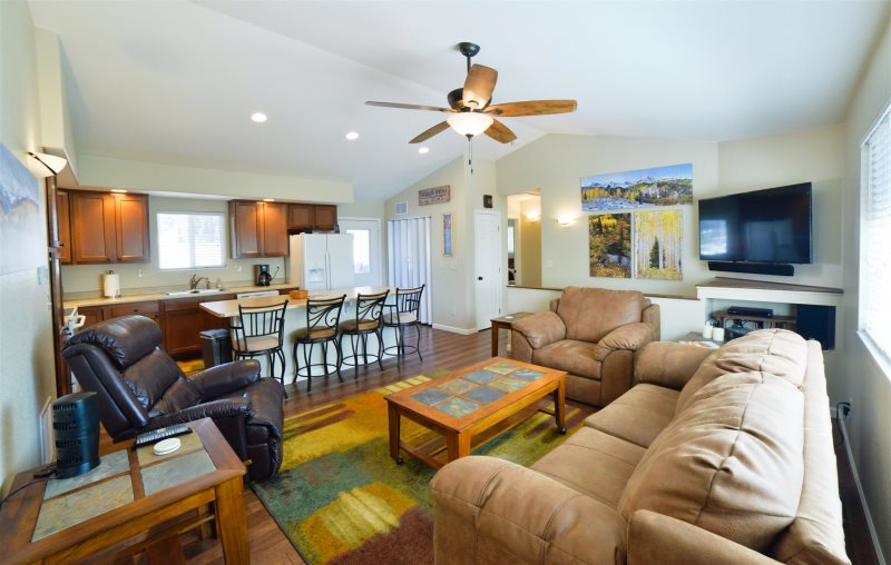 Sunny Central Hideaway Vacation Rentals For You