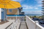 Oceanblock 5 Bedroom Townhouse with Ocean View! Parking for 4, sleeps 12, Free EV Car Charger, FREE Linen Package