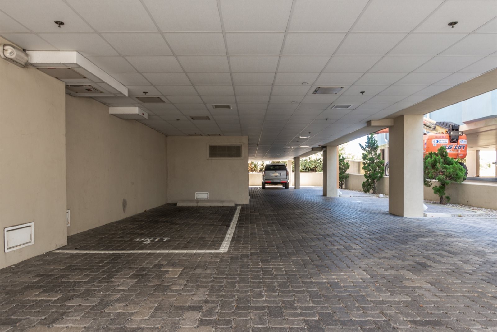 Stunning Penthouse Rentals With Priority Delivery And Secure Tracking image