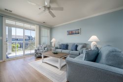 Sunset Island Condo, Indoor & Outdoor Pools, FREE Linen & Towel Package, Parking for 2