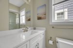Second bathroom w/ 