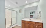 Master Bathroom w/walk-in shower