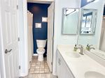 Full en suite bathroom