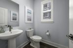 Half bathroom, Level 2