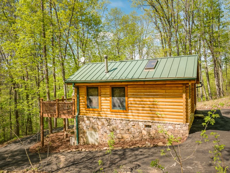 2 Bedroom 1 Bathroom Cabin Bungalow Sleeps 4 Cabin Rental Woods