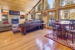 *Free Activities with Xplorie* Beautiful Luxury home, Hot Tub, Shuffle Board Table and A/C! - Maury Mountain 25